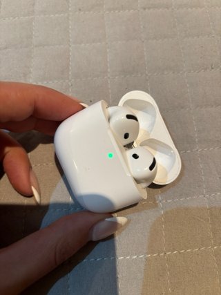 Airpods 4 Apple Blanco comprados en diciembre