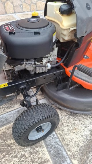 Tractor cortacésped Husqvarna CTH 126