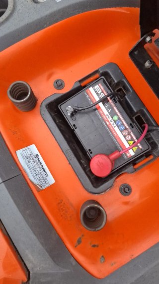 Tractor cortacésped Husqvarna CTH 126