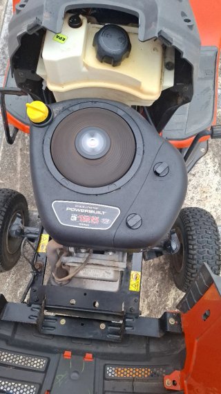 Tractor cortacésped Husqvarna CTH 126