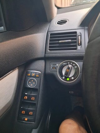Mercedes-Benz 220 2010