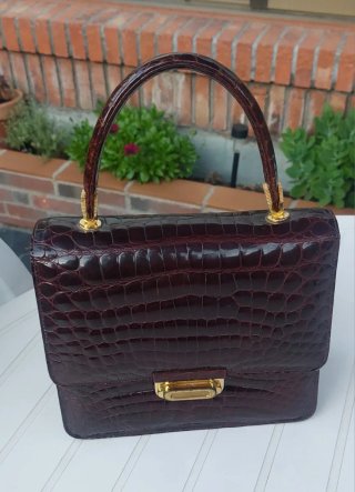 Bolso de mano cocodrilo marrón y dorado
