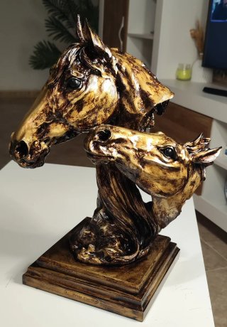 Escultura de caballos dorados 43 cm alto