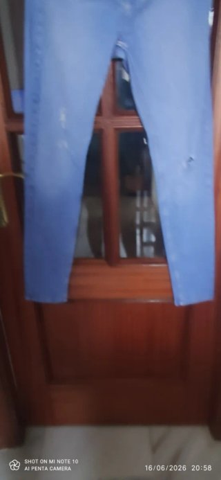 Pantalón vaquero Bershka azul desgastado