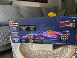 Burago RB19 Red Bull F1 1/18