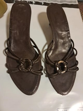 Sandalias Tod's Talla 37 Verde/Marrón