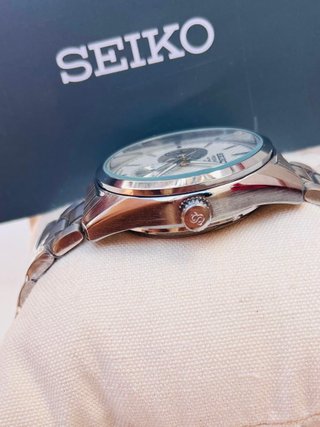 Reloj Seiko Con Esfera Blanca con Caja