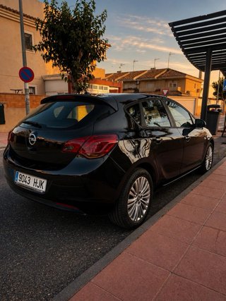 Opel Astra 2012