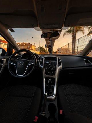 Opel Astra 2012
