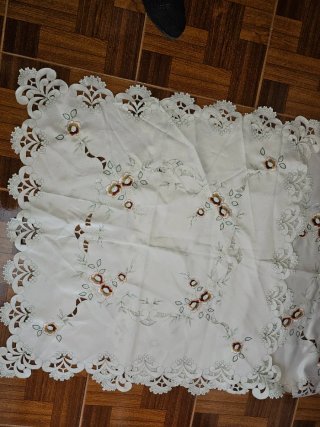Conjunto de 3 Caminhos de Mesa Bordados