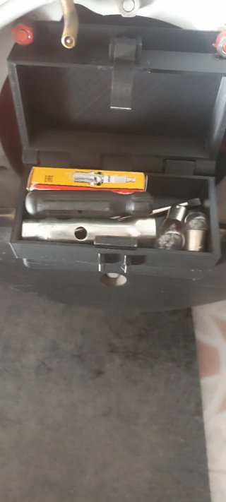 Caja Herramientas Vespa , hecha en 3D