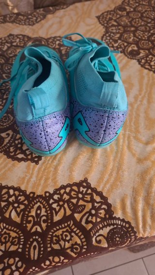 Zapatos de fútbol Nike talla 42