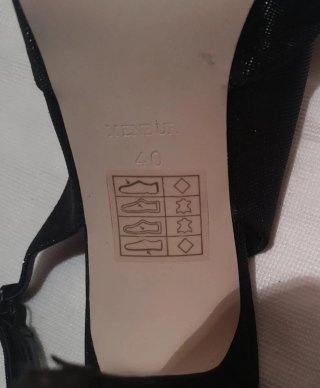 Zapatos salón Menbur talla 40