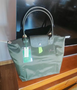 Le Pliage talla L para hombros. Color verde.