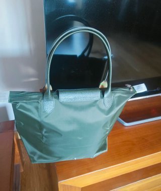 Le Pliage talla L para hombros. Color verde.