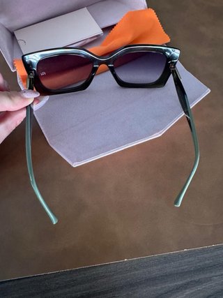 Gafas de sol Ana Hickmann negras y verdes