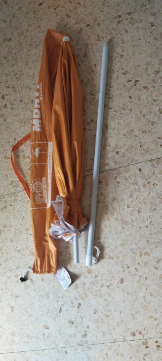 Parasol de playa naranja