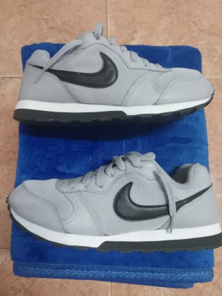 Zapatillas Nike Grises