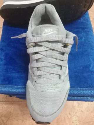 Zapatillas Nike Grises