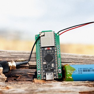nodo meshtastic meshcore con batería y antena
