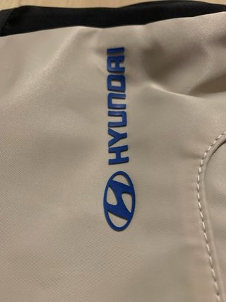Mochila Hyundai Beige y Negra