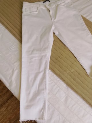 Pantalón vaquero Zara blanco