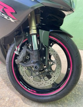 Moto Suzuki GSX-R Negra