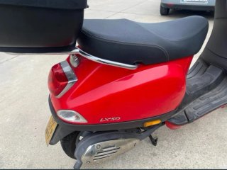 Vespa LX50 Roja Automática