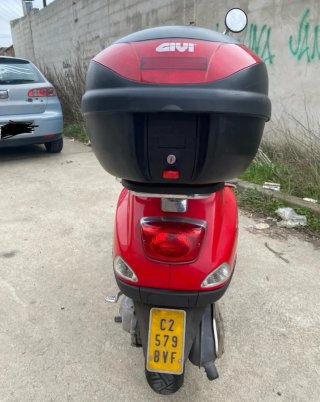 Vespa LX50 Roja Automática