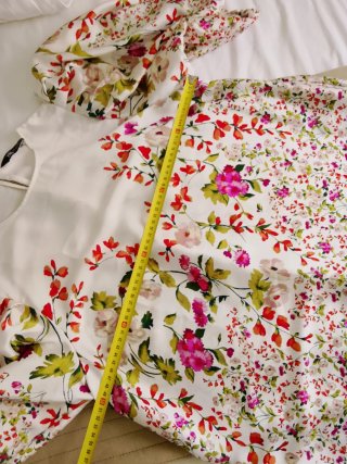 Vestido Zara mangas abullonadas floral
