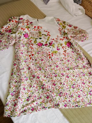 Vestido Zara mangas abullonadas floral