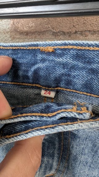Falda vaquera Levi's desgastada