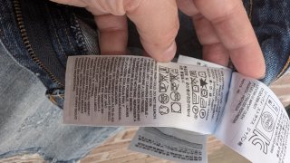 Falda vaquera Levi's desgastada