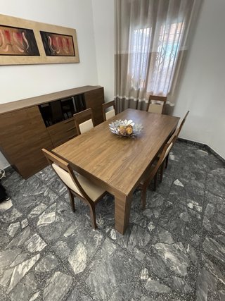 Salón completo: sofá y muebles