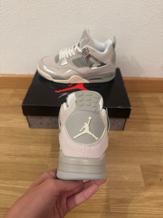 Air Jordan 4 Frozen Moments Grigio Argento