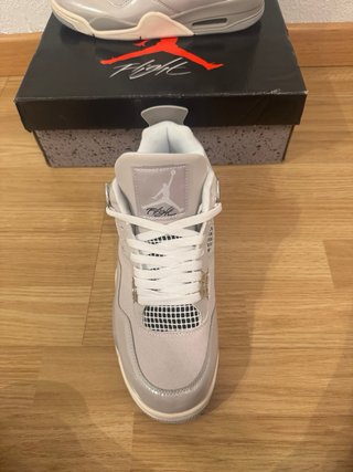 Air Jordan 4 Frozen Moments Grigio Argento