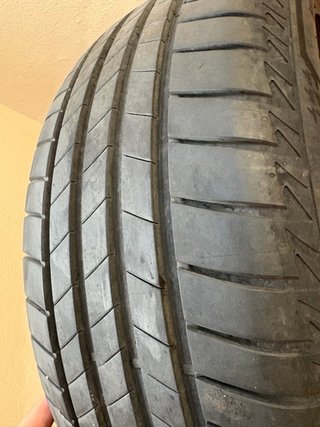 Neumático Bridgestone 235/50 R18