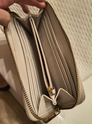 Portafoglio Michael Kors bianco e dorato