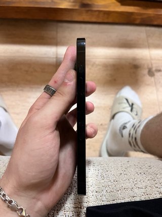 iPhone 14 Pro con schermo sostituito
