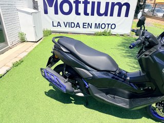 YAMAHA NMAX