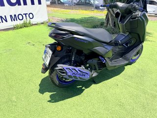 YAMAHA NMAX