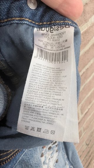 Jeans Desigual Azules Parches y Tachuelas Talla 38