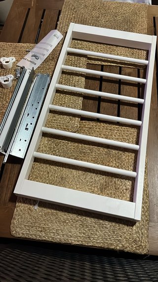 Pantalonera de madera y metal