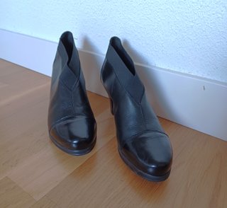 Botines MDB tacón bajo negros