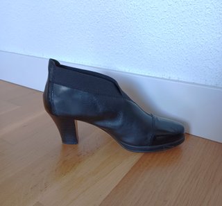 Botines MDB tacón bajo negros