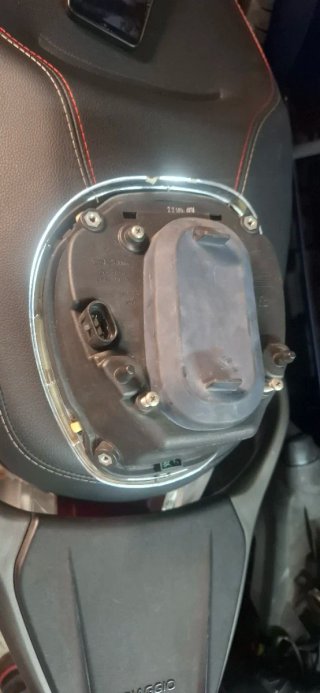 Faro Piaggio Beverly