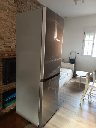 Nevera Hisense Combi alta  Gran Capacidad Gris