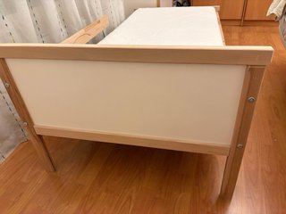 Cama infantil de madera