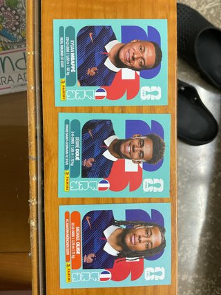Cromos Mbappé, Doué, Olise