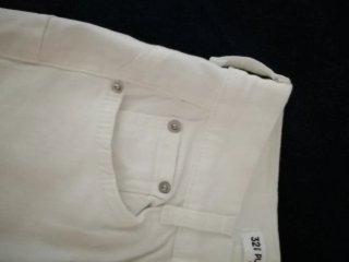 Pantalón pitillo blanco roto talla 32